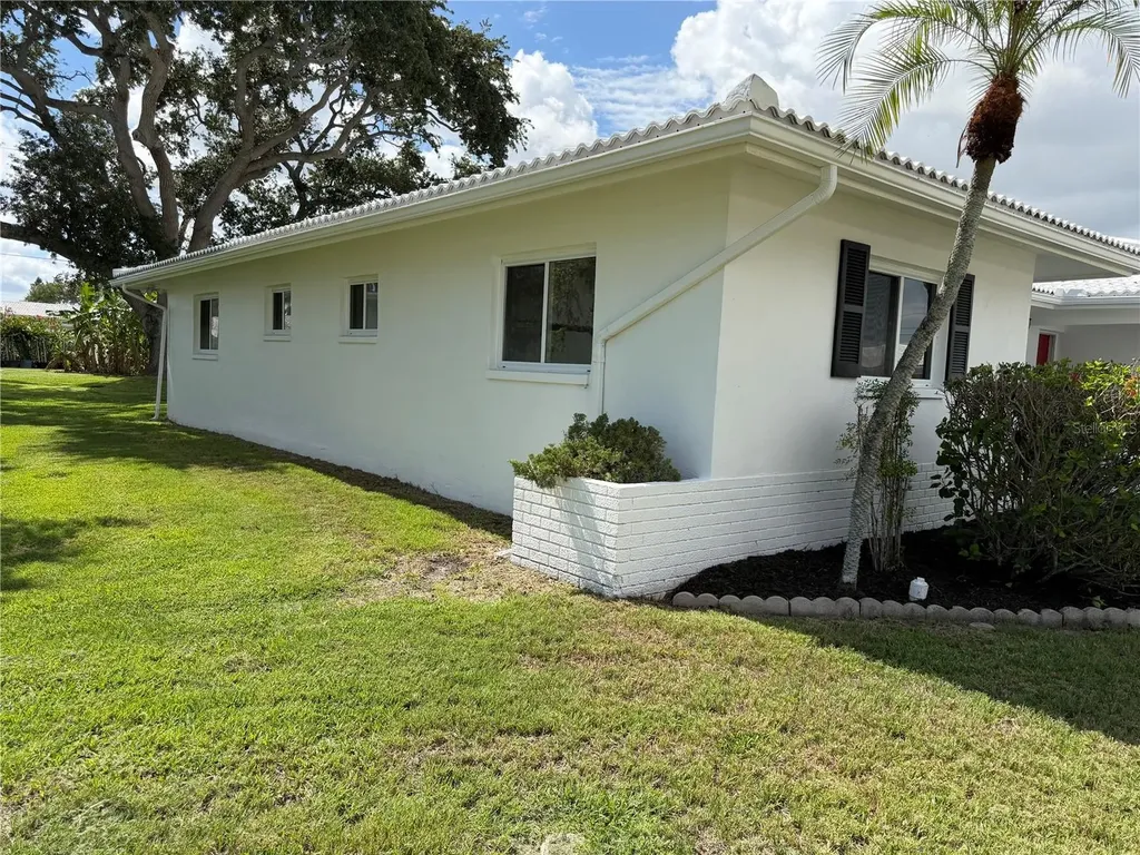 9608 41st Street N Pinellas Park FL 33782