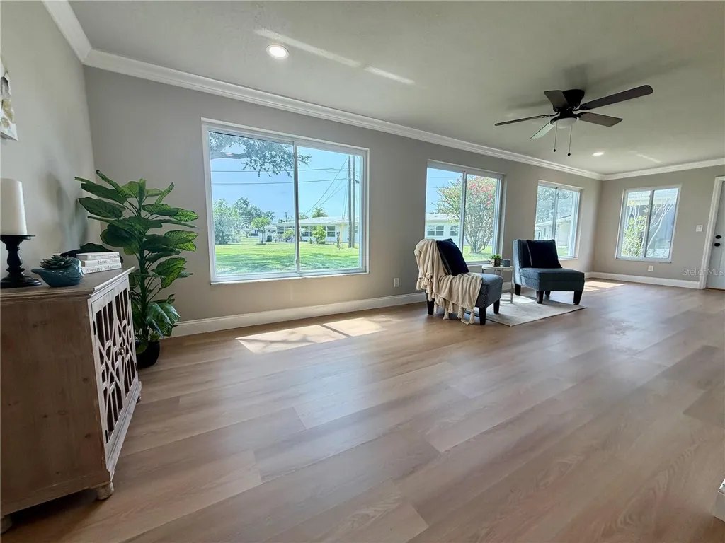 9608 41st Street N Pinellas Park FL 33782
