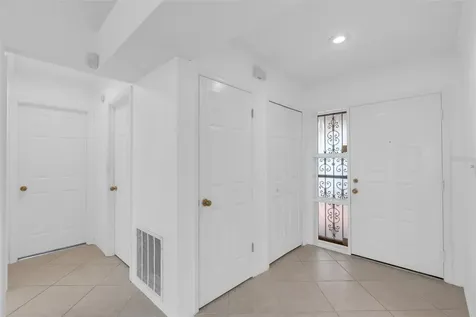 8237 Breeze Cove Lane Orlando FL 32819