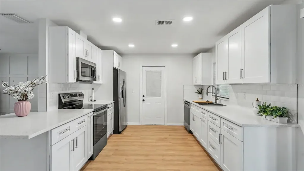1151 Oakhill Street Seffner FL 33584