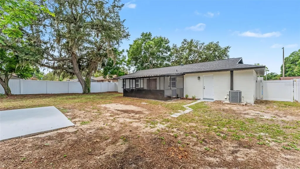 1151 Oakhill Street Seffner FL 33584