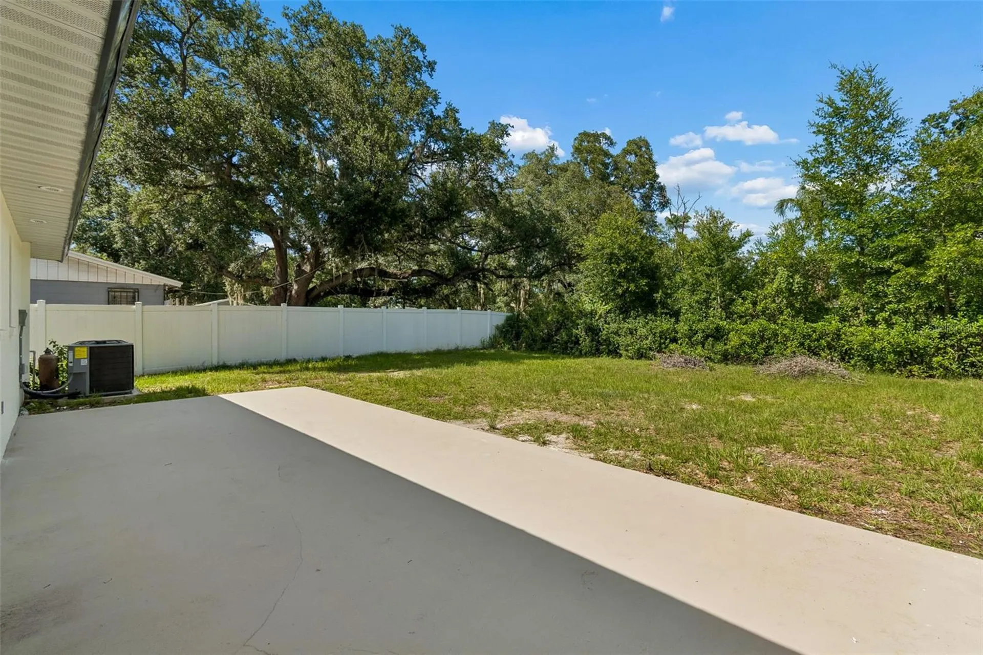 3725 Ambermist Drive Tampa FL 33619