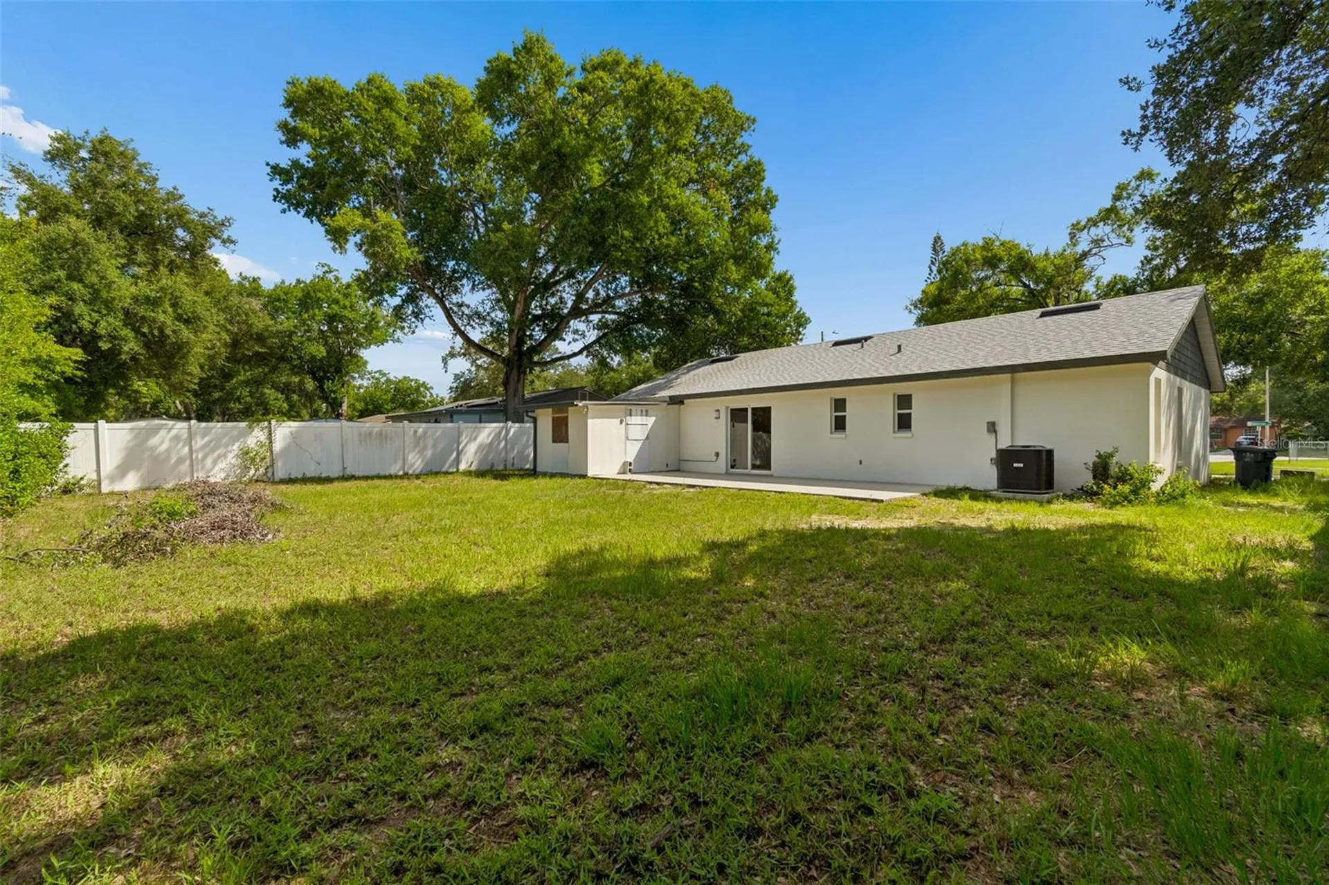 3725 Ambermist Drive Tampa FL 33619