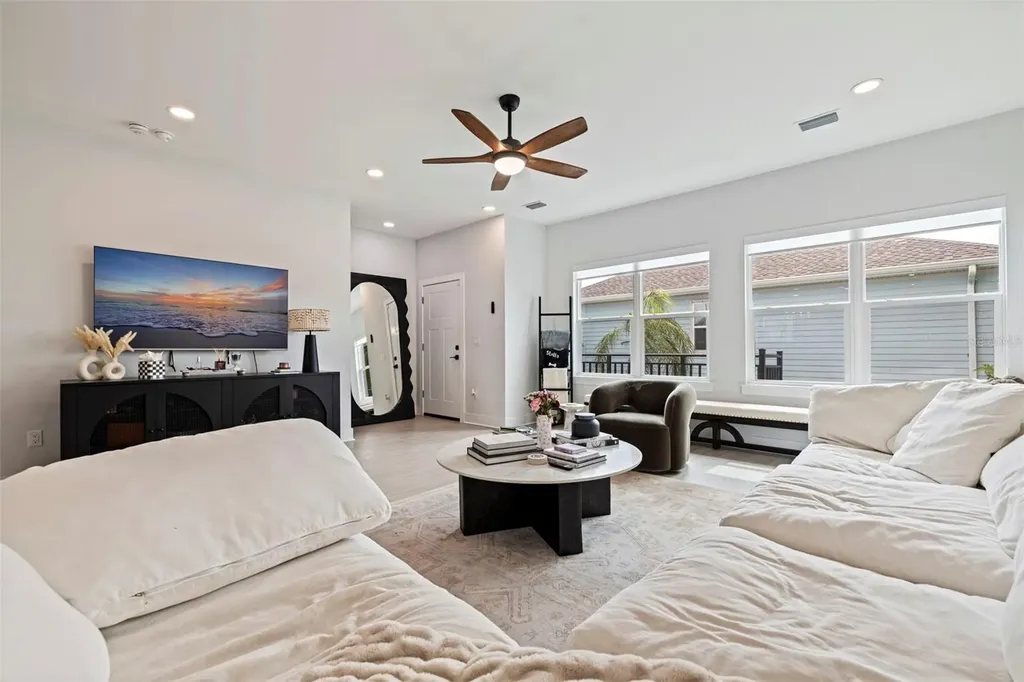4120 W Northa Street Tampa FL 33609