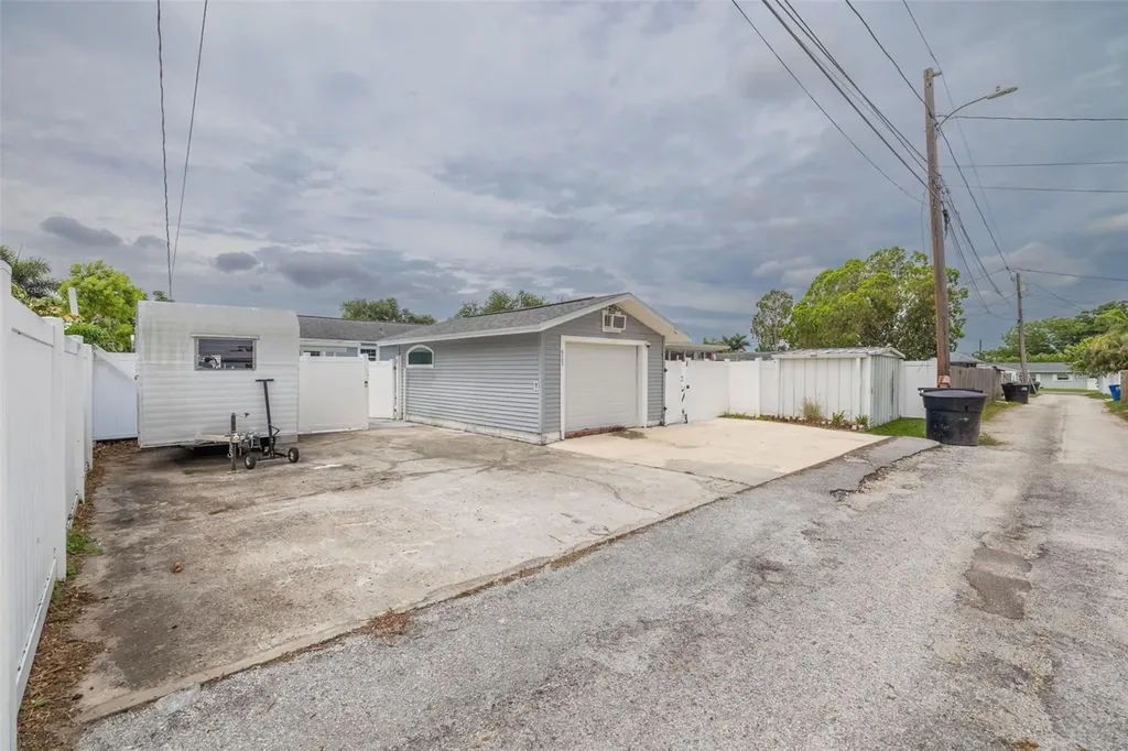 5127 29th Avenue N St Petersburg FL 33710