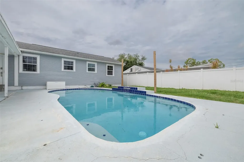 5127 29th Avenue N St Petersburg FL 33710