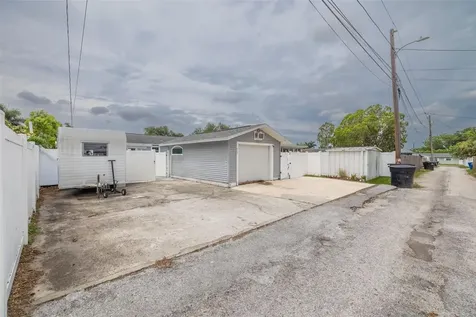 5127 29th Avenue N St Petersburg FL 33710