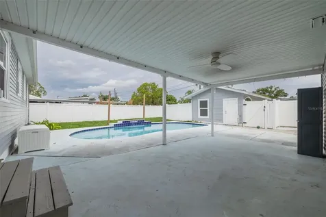 5127 29th Avenue N St Petersburg FL 33710