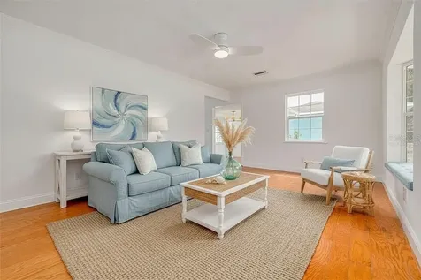 5127 29th Avenue N St Petersburg FL 33710