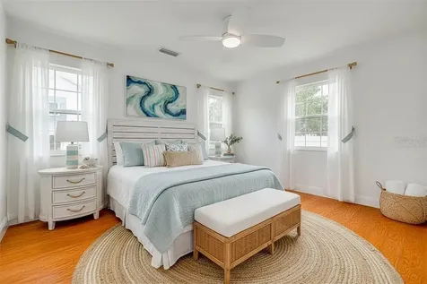 5127 29th Avenue N St Petersburg FL 33710