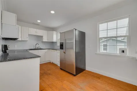 5127 29th Avenue N St Petersburg FL 33710