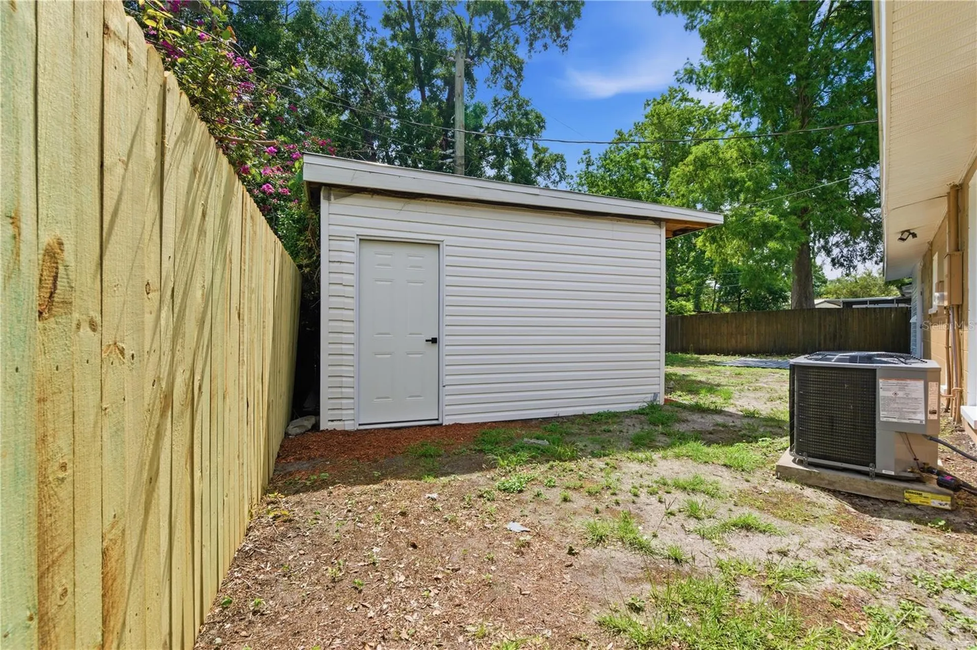 907 Leisure Avenue Tampa FL 33613