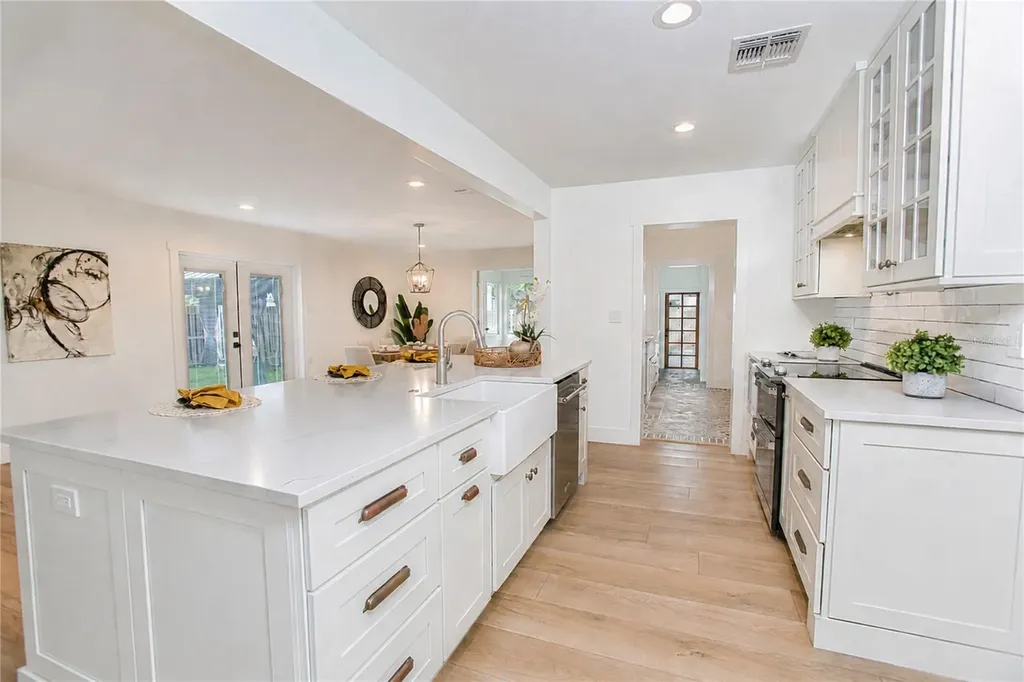 20 E Division Street Winter Garden FL 34787
