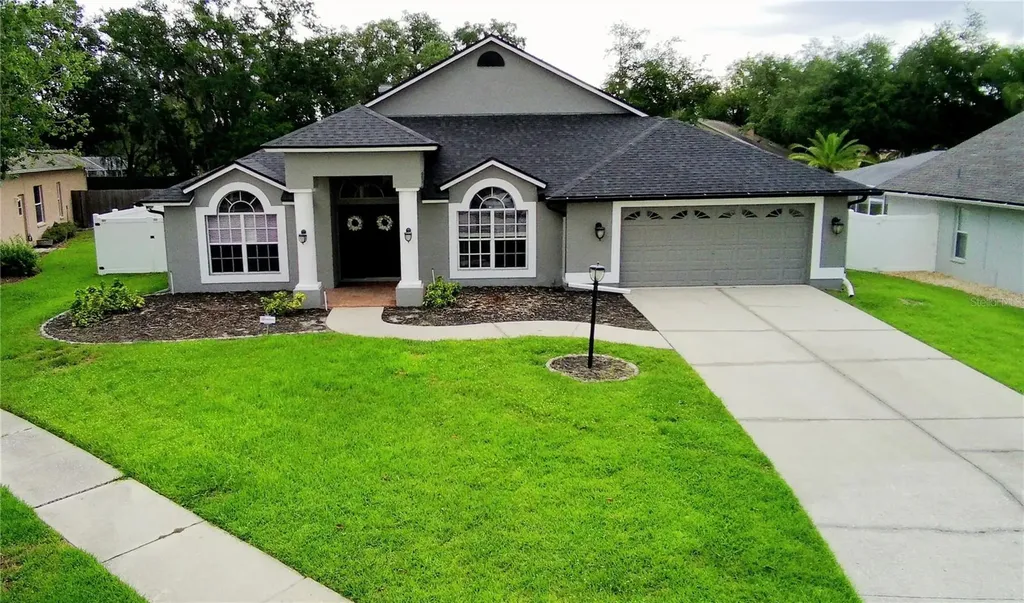 18507 Country Crest Place Tampa FL 33647