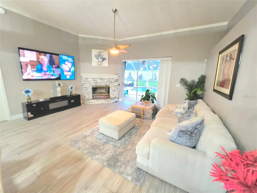 18507 Country Crest Place Tampa FL 33647