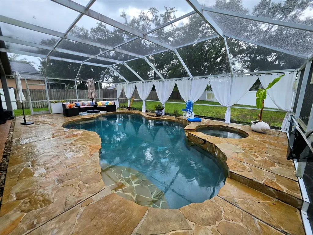18507 Country Crest Place Tampa FL 33647