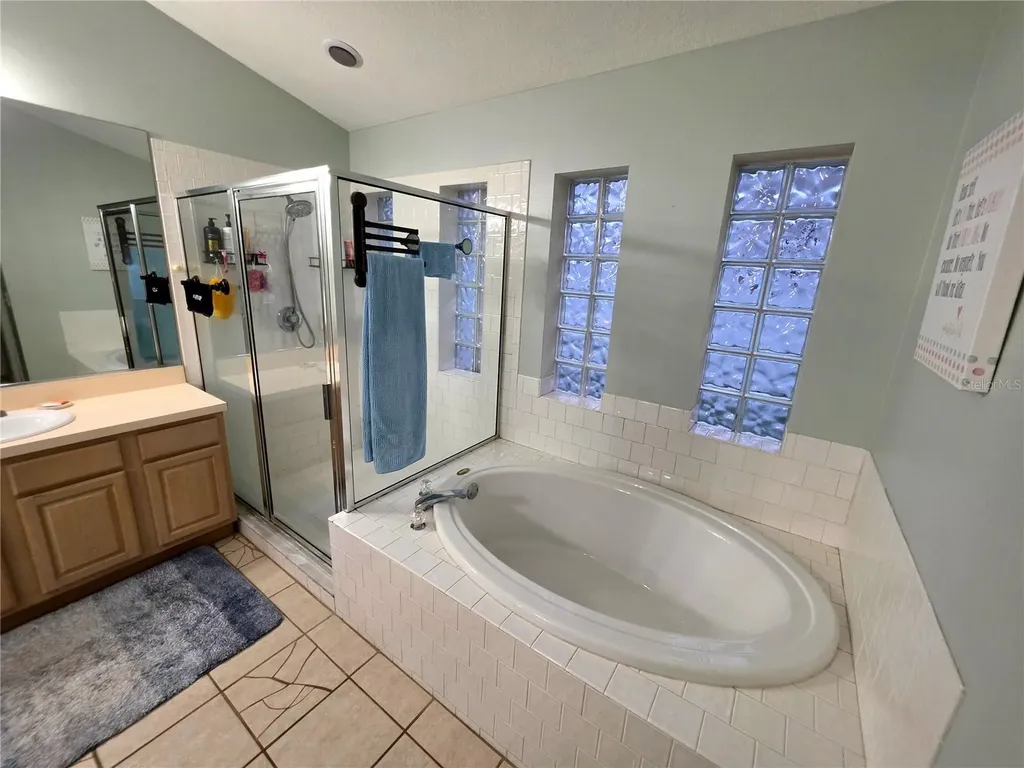 18507 Country Crest Place Tampa FL 33647