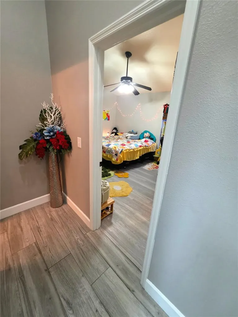 18507 Country Crest Place Tampa FL 33647