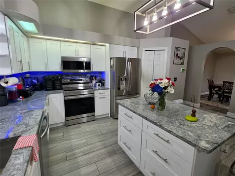 18507 Country Crest Place Tampa FL 33647