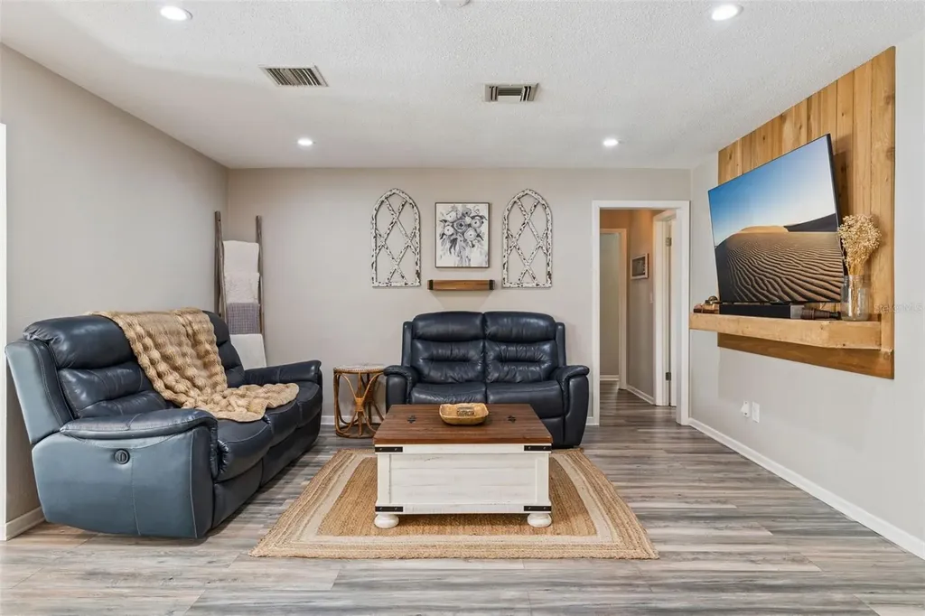 2609 S Crystal Lake Drive Orlando FL 32806
