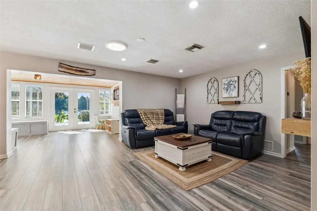 2609 S Crystal Lake Drive Orlando FL 32806
