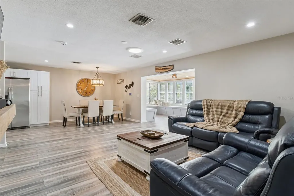 2609 S Crystal Lake Drive Orlando FL 32806