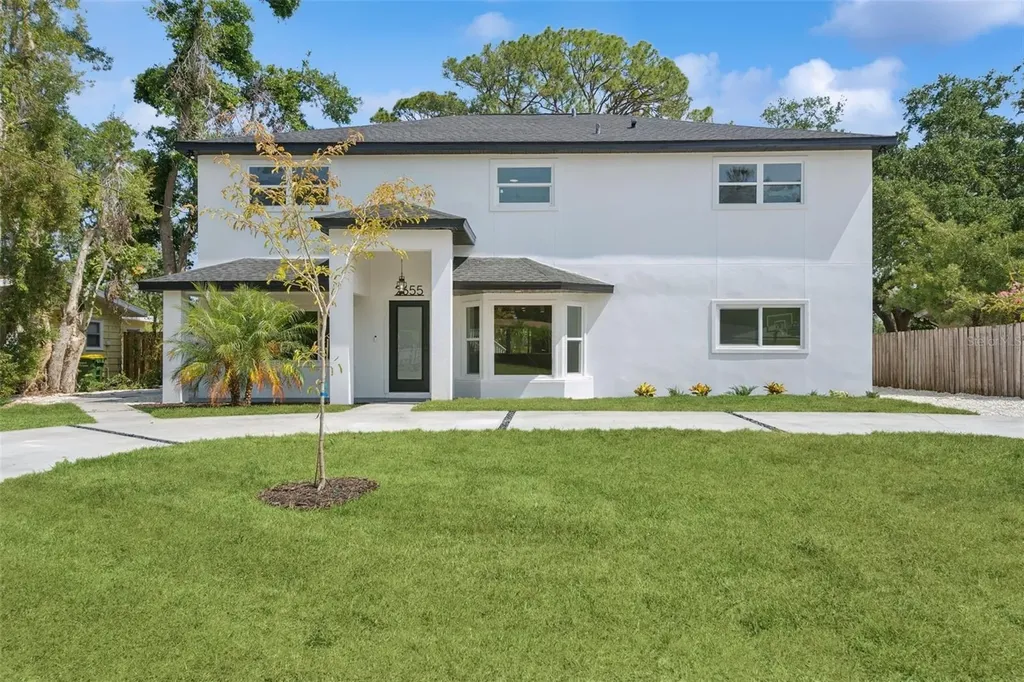 2655 Bay Street Sarasota FL 34237
