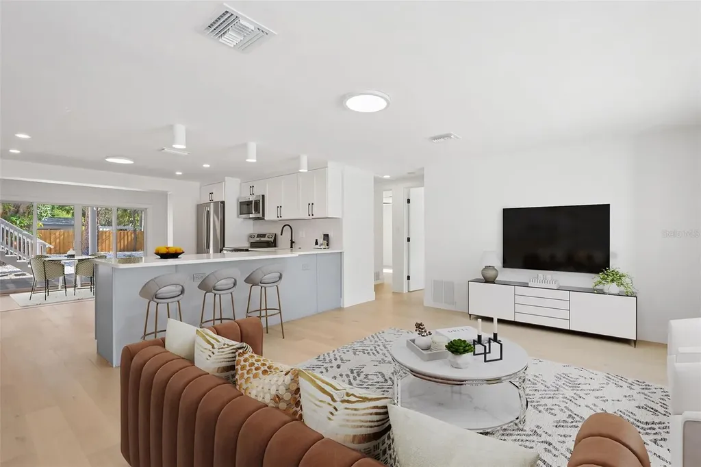 2655 Bay Street Sarasota FL 34237
