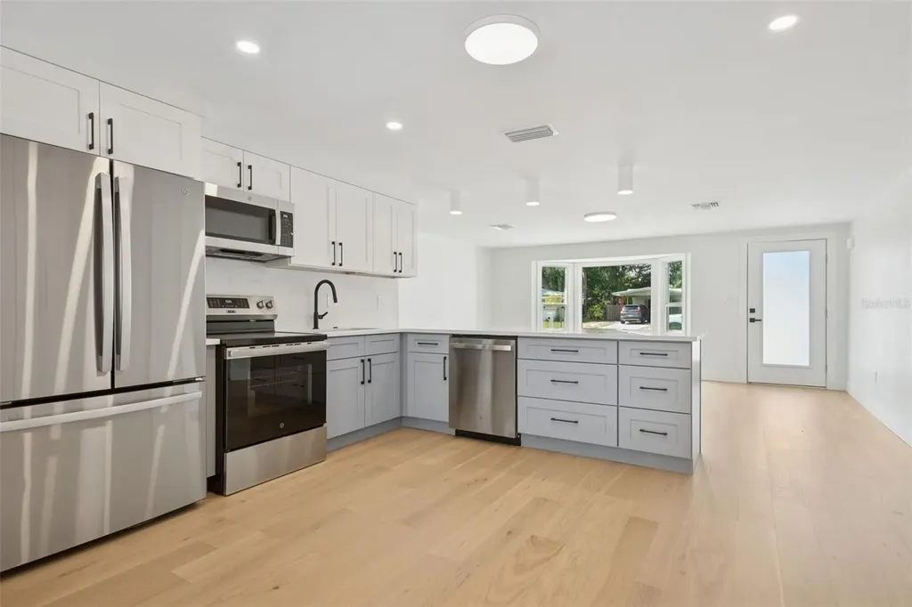 2655 Bay Street Sarasota FL 34237