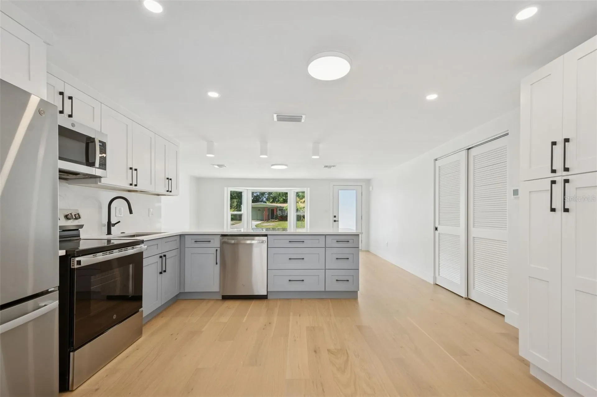 2655 Bay Street Sarasota FL 34237