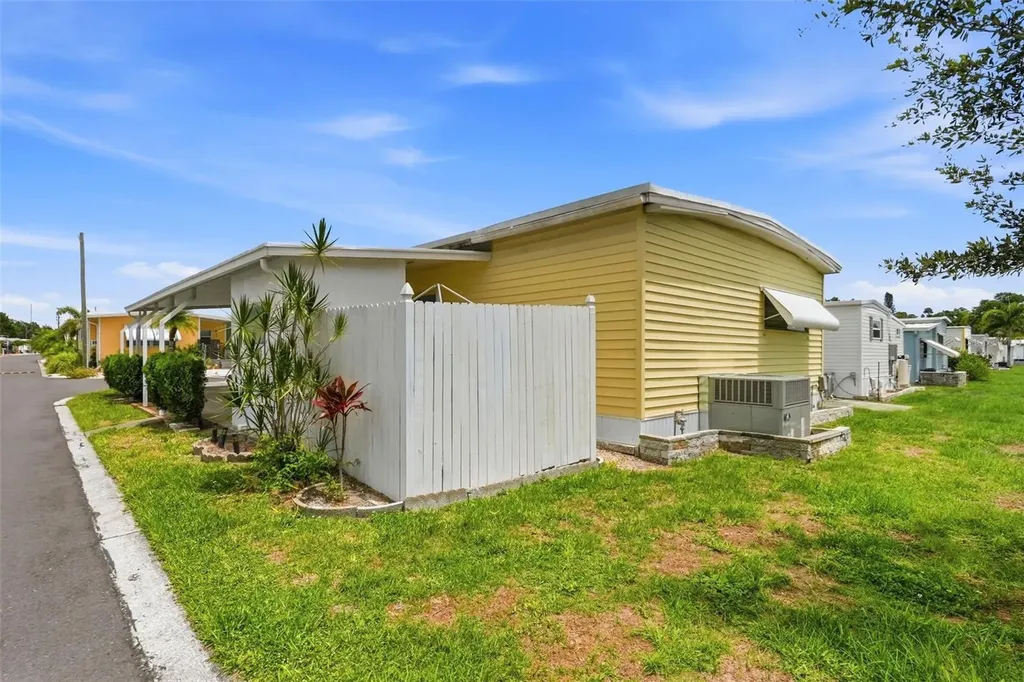 633 54th Way South Way S Gulfport FL 33707