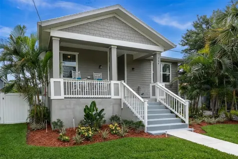 224 NE Jefferson Circle N St Petersburg FL 33702