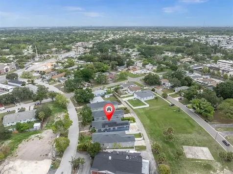 224 NE Jefferson Circle N St Petersburg FL 33702