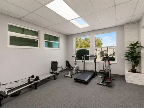 250 Rosery Road NW Largo FL 33770