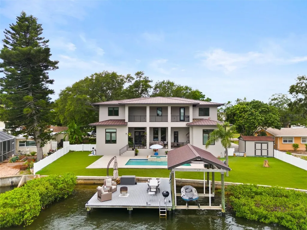 4905 W Spring Lake Drive Tampa FL 33629