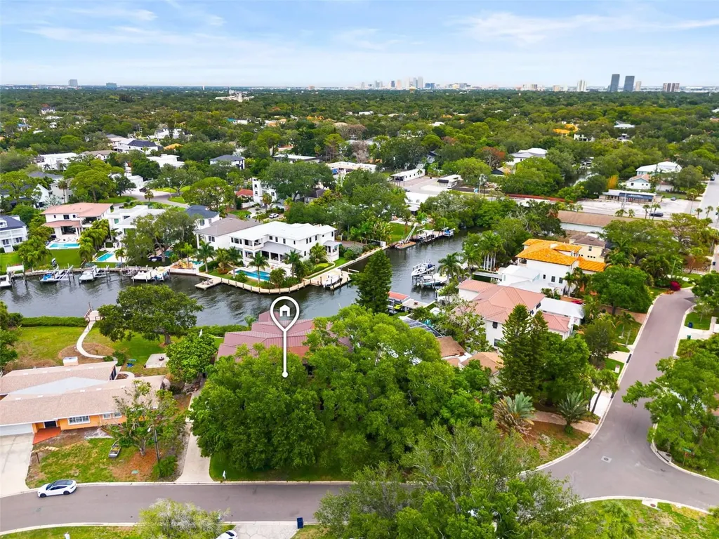 4905 W Spring Lake Drive Tampa FL 33629