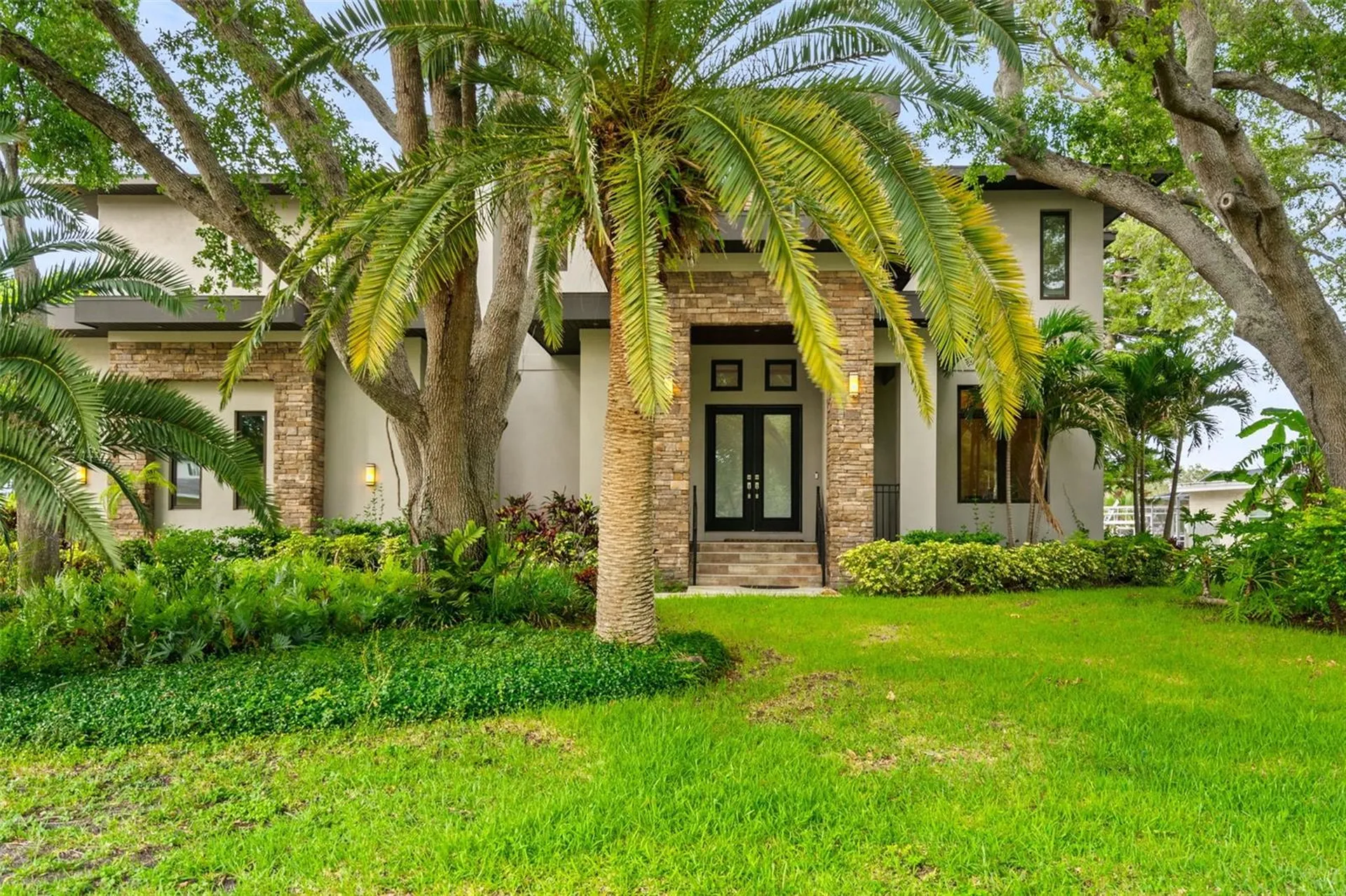 4905 W Spring Lake Drive Tampa FL 33629