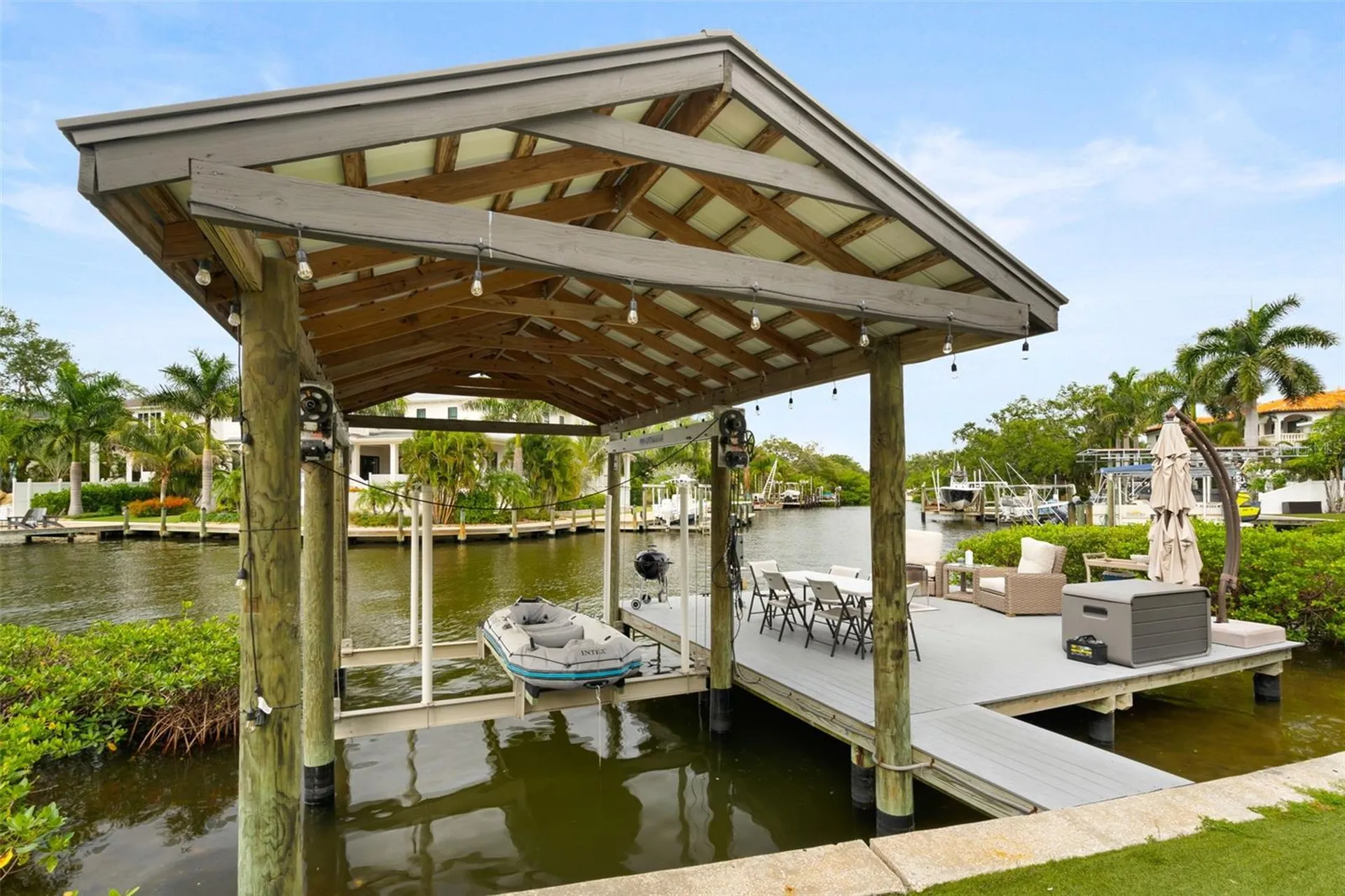 4905 W Spring Lake Drive Tampa FL 33629