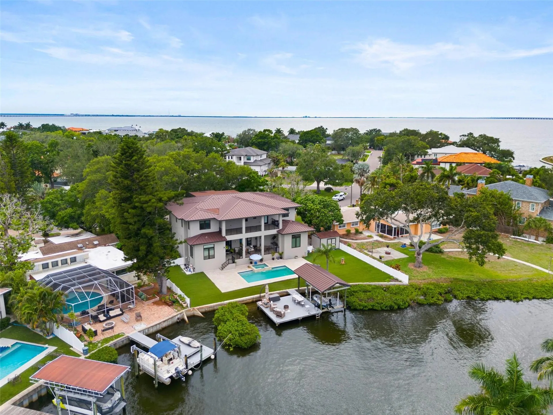 4905 W Spring Lake Drive Tampa FL 33629