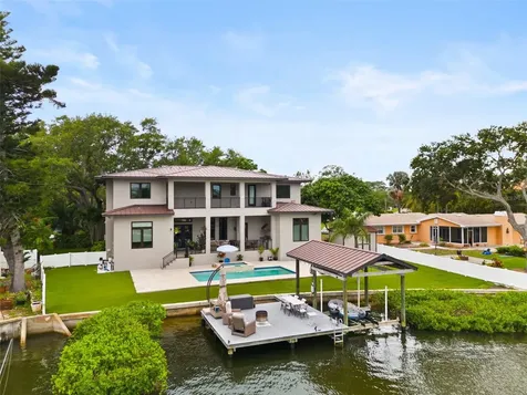 4905 W Spring Lake Drive Tampa FL 33629