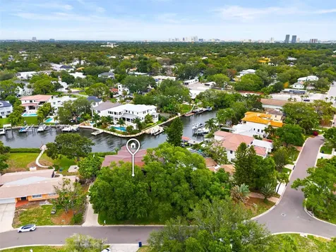 4905 W Spring Lake Drive Tampa FL 33629