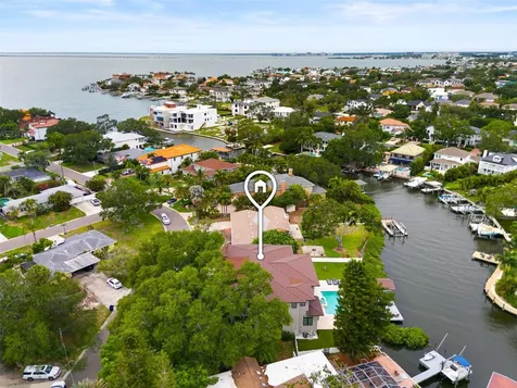 4905 W Spring Lake Drive Tampa FL 33629