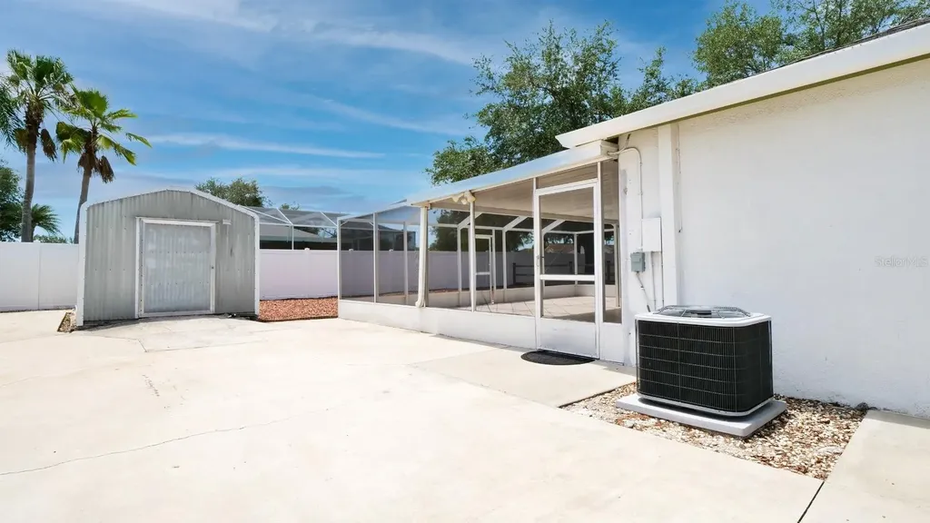 10536 Salisbury Street Riverview FL 33569