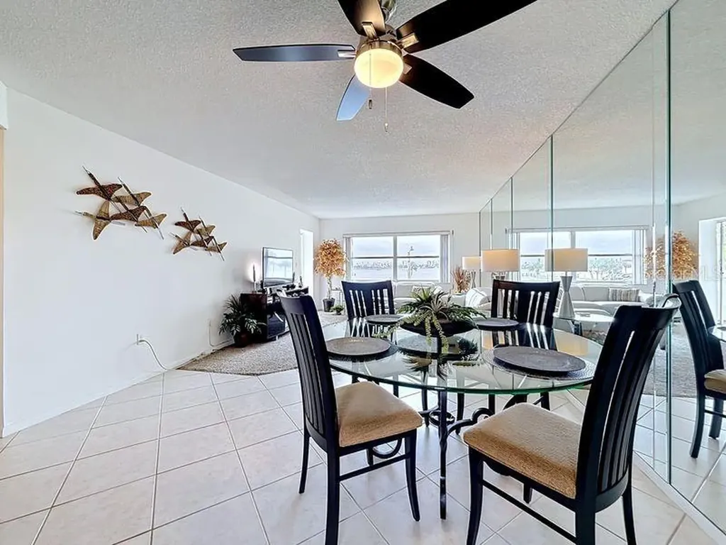 4550 Cove Circle St Petersburg FL 33708