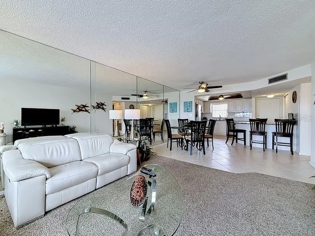4550 Cove Circle St Petersburg FL 33708