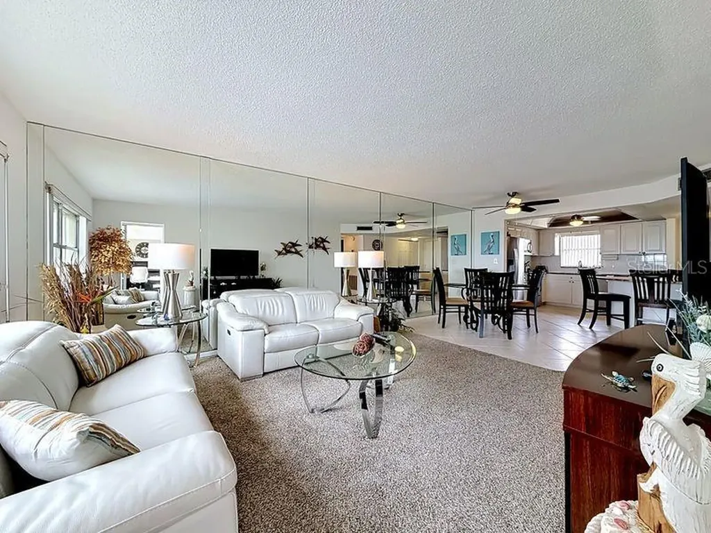 4550 Cove Circle St Petersburg FL 33708