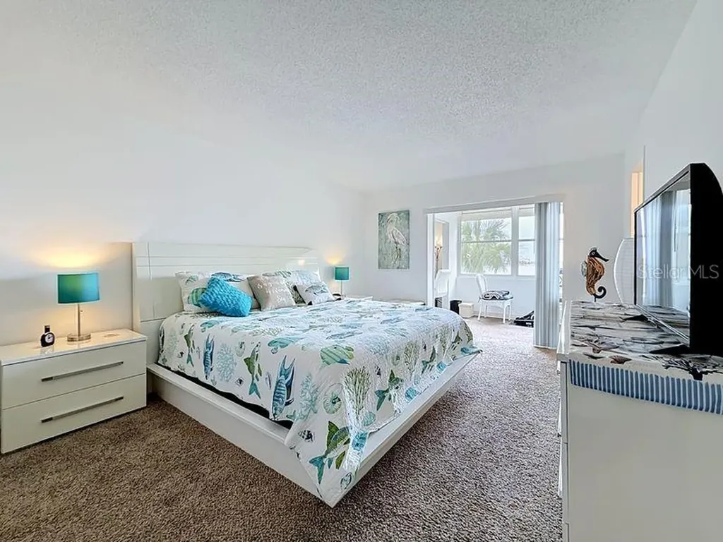 4550 Cove Circle St Petersburg FL 33708