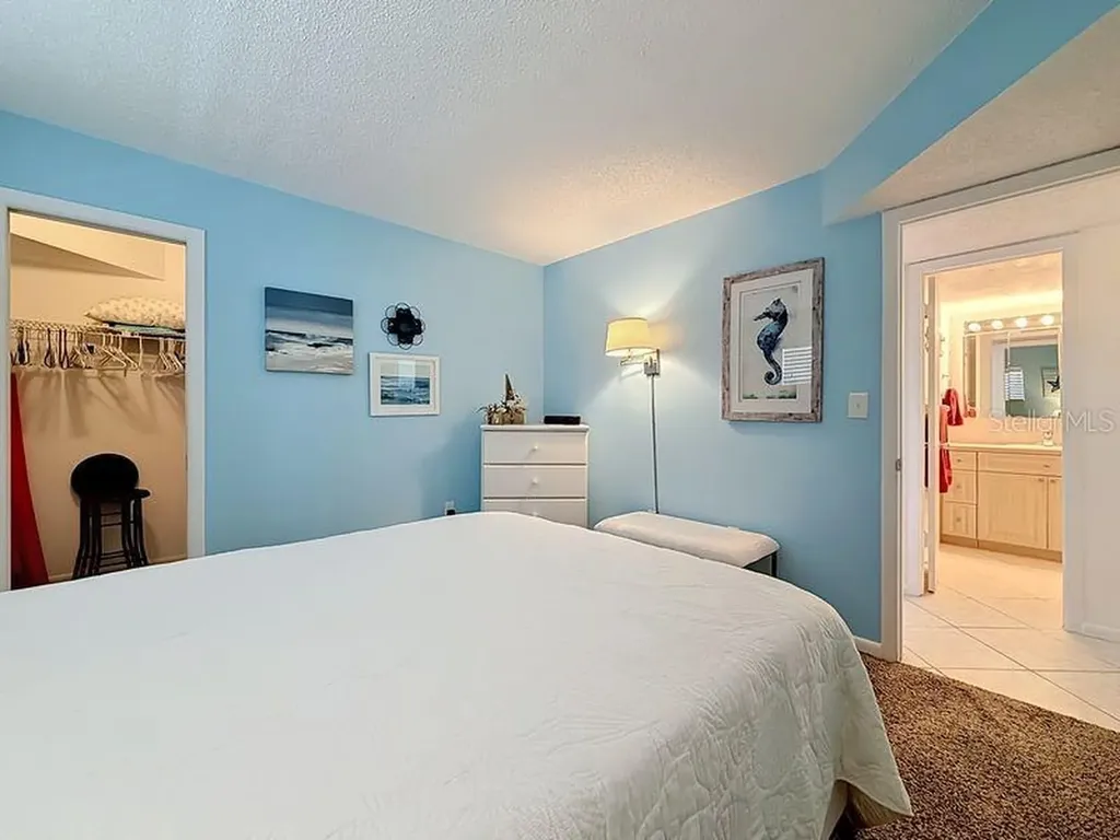 4550 Cove Circle St Petersburg FL 33708