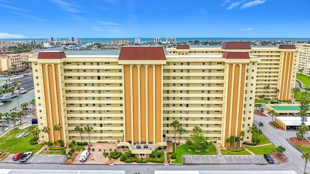 4550 Cove Circle St Petersburg FL 33708