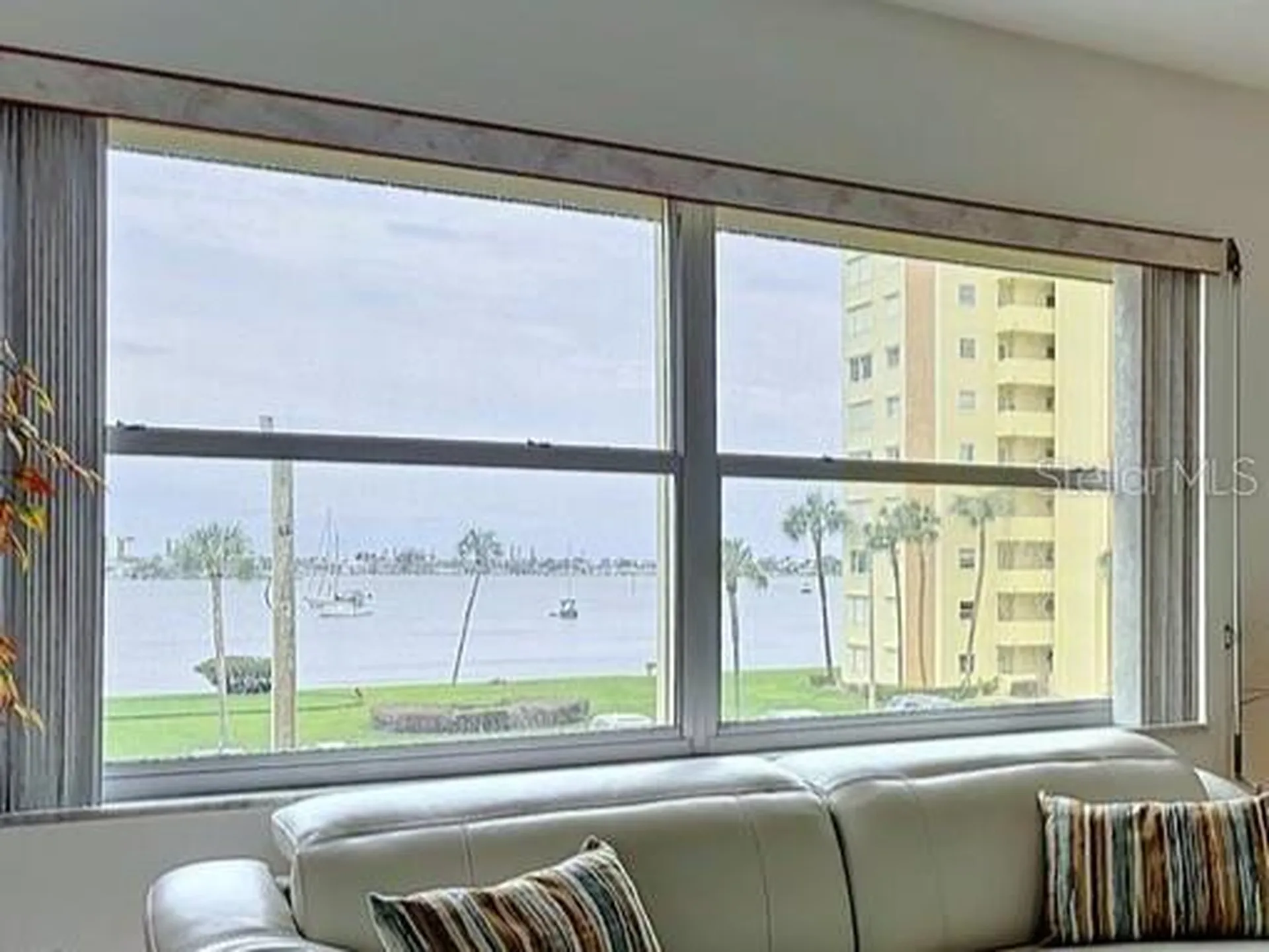 4550 Cove Circle St Petersburg FL 33708